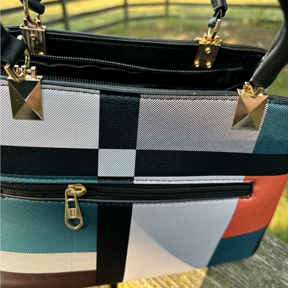 SHEIN small plaid purse very cute and colorful zippered pocket on exterior back - Picture 7 of 8